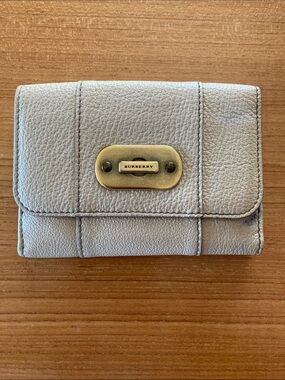 Burberry Light Gray Pebbled Leather Trifold Wallet with Gold Plaque - USED